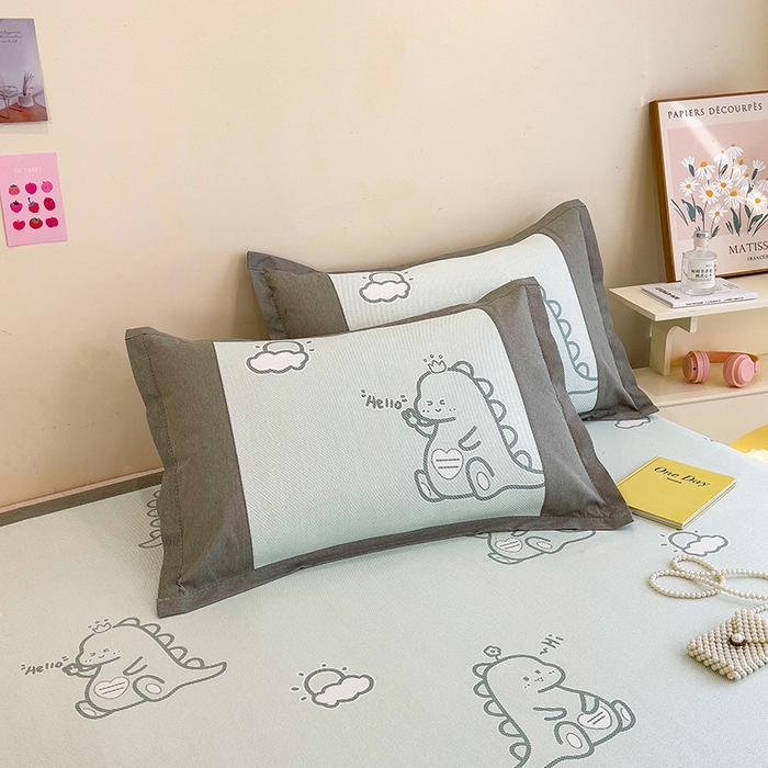 91家纺网 家纺一手货源 找家纺 全季家居 2024新款A类抗菌数码印花冰藤席三件套 床席款-小恐龙