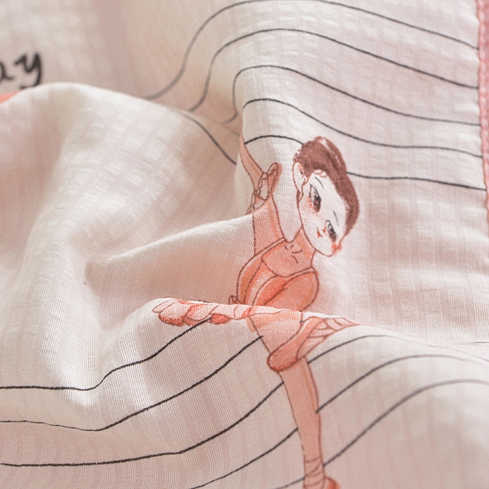 91家纺网 家纺一手货源 找家纺 梦柏家纺 2024新款亲肤泡泡棉夹棉床盖夏被四件套 芭蕾女孩