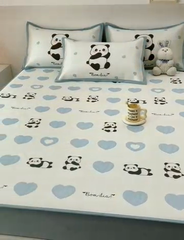 91家纺网 家纺一手货源 找家纺 全季家居 2024新款5A抗菌小清新数码印花冰藤席 床笠款-爱心熊猫