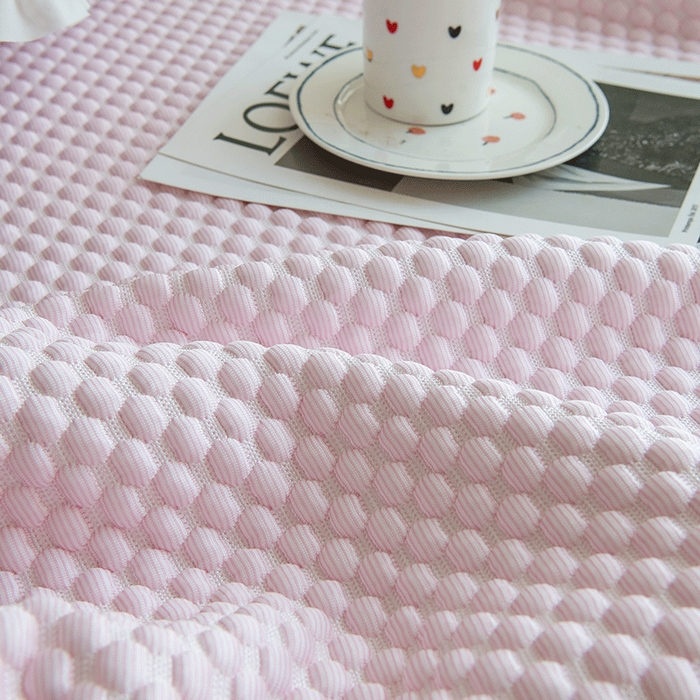 91家纺网 家纺一手货源 找家纺 青雅席业 2025新款蕾丝花边床单款凉豆豆快速冰感凉席三件套 豆豆粉