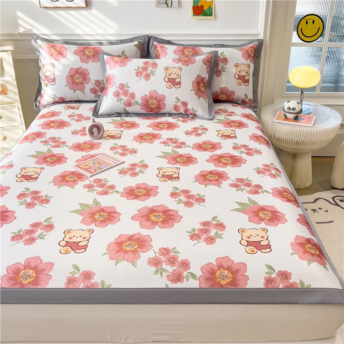 91家纺网 家纺一手货源 找家纺 孩子王家纺 2024新款凉感卡通冰丝席-成人款 花间小熊