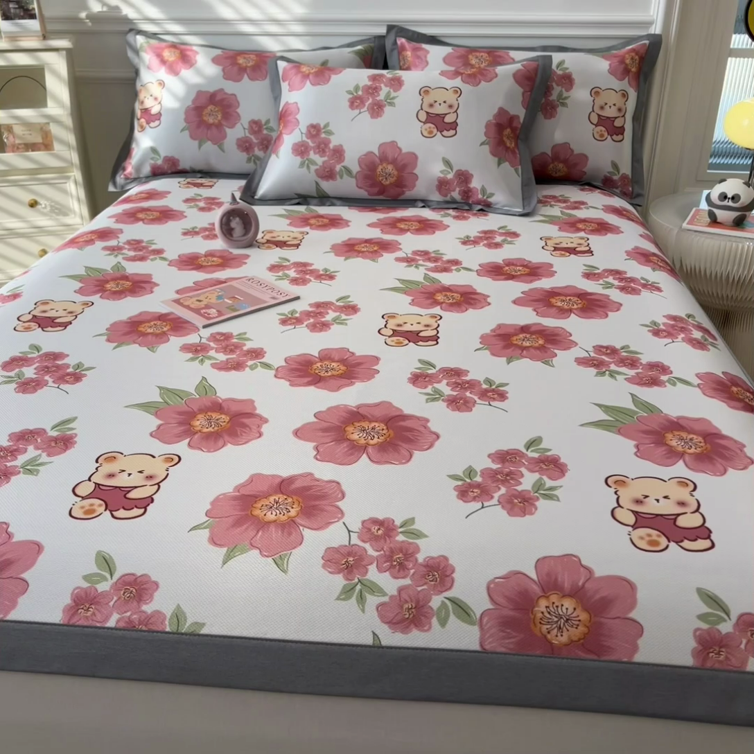 91家纺网 家纺一手货源 找家纺 孩子王家纺 2024新款凉感卡通冰丝席-成人款 花间小熊