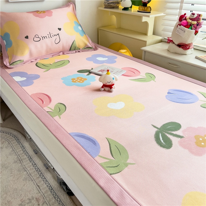 91家纺网 家纺一手货源 找家纺 孩子王家纺 2024新款凉感卡通冰丝席-学生款 缤纷花园