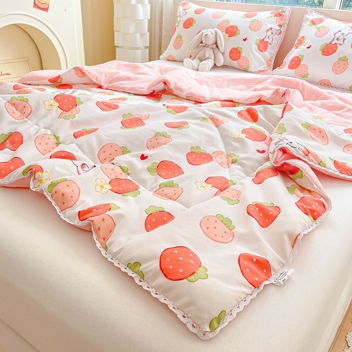 91家纺网 家纺一手货源 找家纺 2025新款慕尚600D数码印花冰丝凉席 小草莓兔