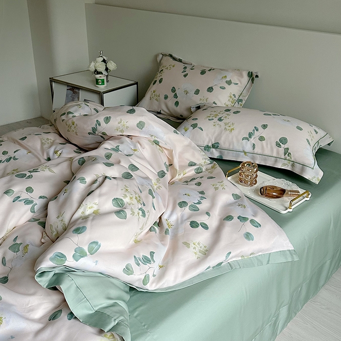 91家纺网 家纺一手货源 找家纺 氧家 2025新款莱赛尔天丝数码印花四件套宽边断角工艺（礼盒装）伊美莎粉