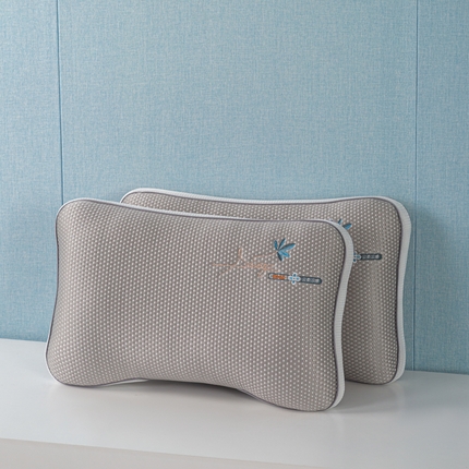 91家纺网 家纺一手货源 找家纺 麦肯锡 2024新款云柔凉感三防枕 灰色35*55cm 5~6cm高