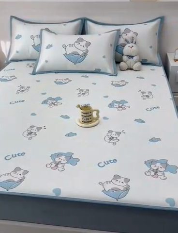 91家纺网 家纺一手货源 找家纺 全季家居 2024新款5A抗菌小清新数码印花冰藤席 床笠款-猫猫鱼