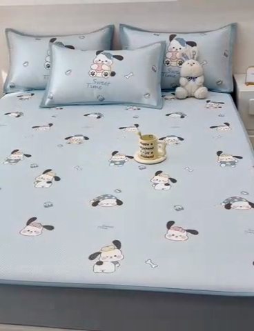 91家纺网 家纺一手货源 找家纺 全季家居 2024新款5A抗菌小清新数码印花冰藤席 床笠款-开心狗