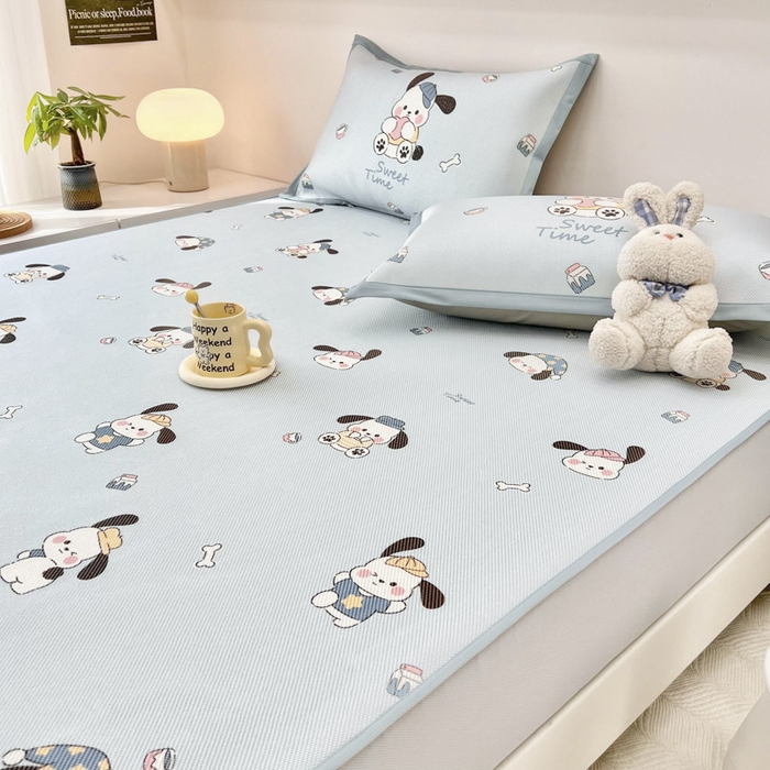 91家纺网 家纺一手货源 找家纺 全季家居 2024新款5A抗菌小清新数码印花冰藤席 床笠款-开心狗