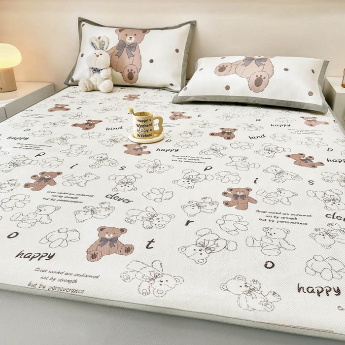 91家纺网 家纺一手货源 找家纺 全季家居 2024新款5A抗菌小清新数码印花冰藤席 床笠款-宝宝熊