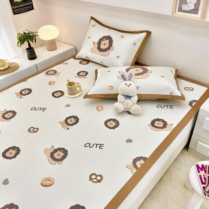 91家纺网 家纺一手货源 找家纺 全季家居 2024新款5A抗菌小清新数码印花冰藤席 床席款-小狮子