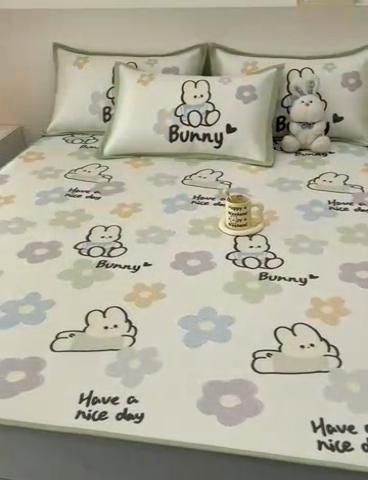 91家纺网 家纺一手货源 找家纺 全季家居 2024新款5A抗菌小清新数码印花冰藤席 床笠款-花花兔