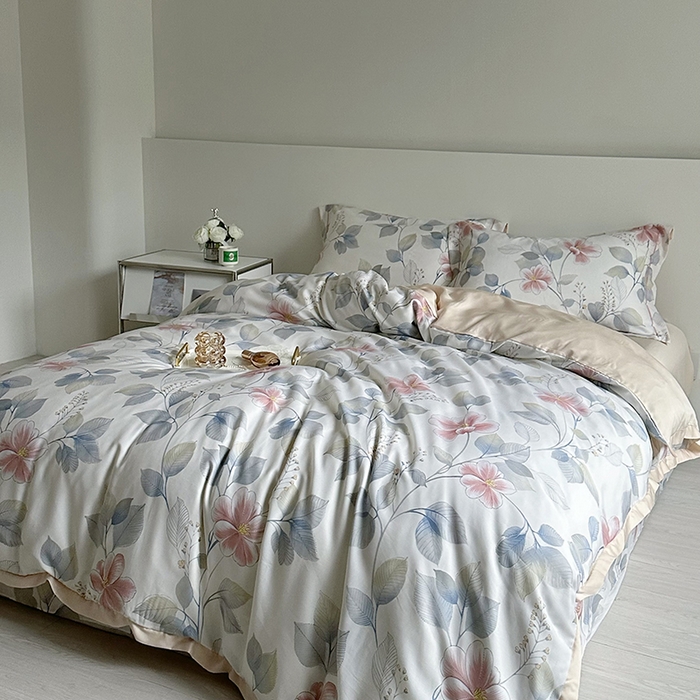 91家纺网 家纺一手货源 找家纺 氧家 2025新款莱赛尔天丝数码印花四件套宽边断角工艺（礼盒装）邂逅柔情