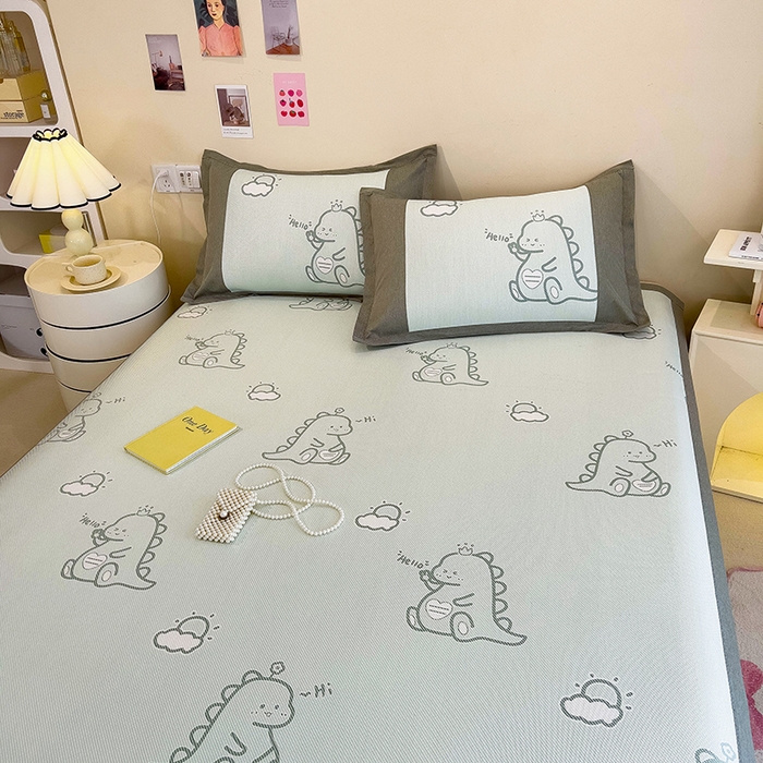 91家纺网 家纺一手货源 找家纺 全季家居 2024新款A类抗菌数码印花冰藤席三件套 床席款-小恐龙