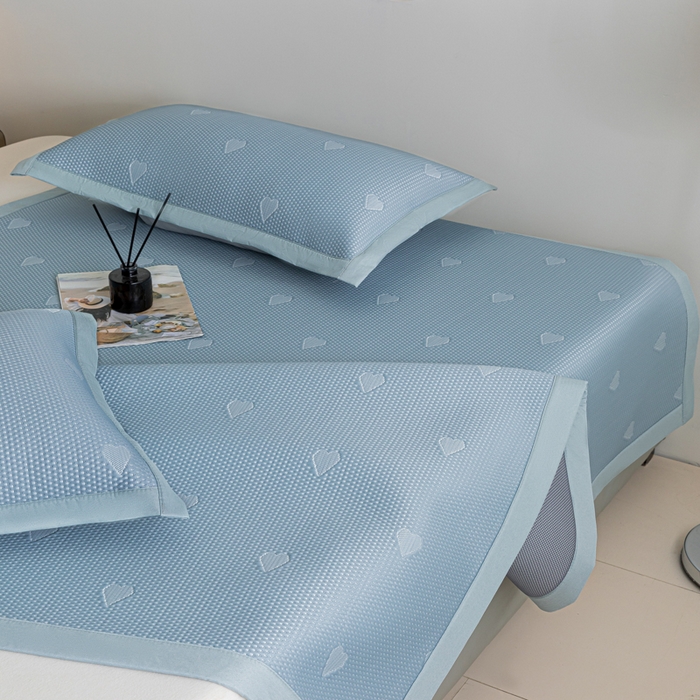 91家纺网 家纺一手货源 找家纺 航途席业 2025新款凉席凉豆豆软席床席款 心相印-海盐蓝