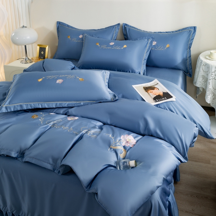 91家纺网 家纺一手货源 找家纺 银石-床裙款水洗真丝绣花四件套 雾蓝