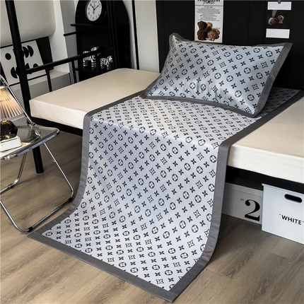 91家纺网 家纺一手货源 找家纺 （总）孩子王家纺 2024新款高档提花加厚凉感款冰丝席路易世家系列-单人凉席