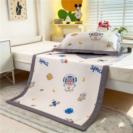 91家纺网 家纺一手货源 找家纺 孩子王家纺 2024新款凉感卡通冰丝席-学生款 遨游宇航熊