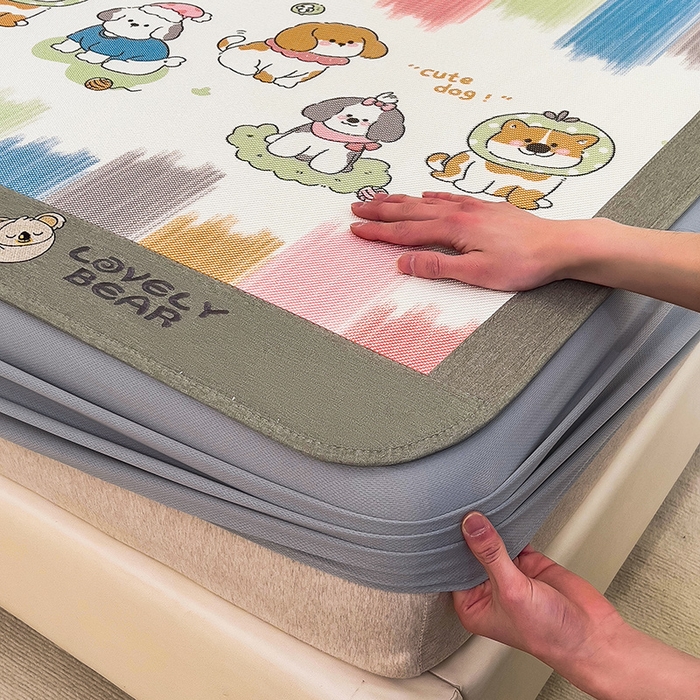 91家纺网 家纺一手货源 找家纺 全季家居 2024新款A类抗菌数码印花冰藤席三件套 床笠款-狗狗家族