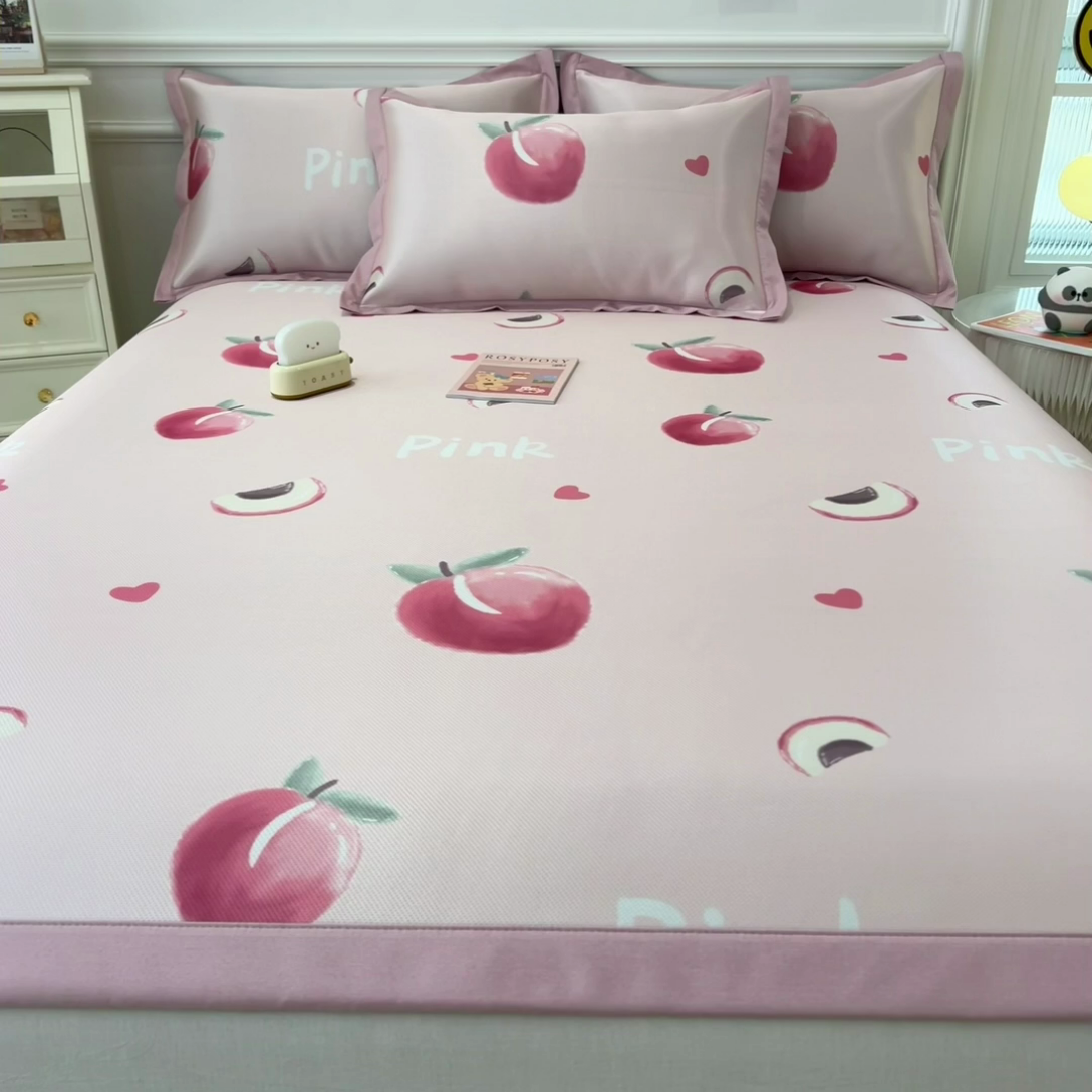 91家纺网 家纺一手货源 找家纺 孩子王家纺 2024新款凉感卡通冰丝席-成人款 粉桃桃