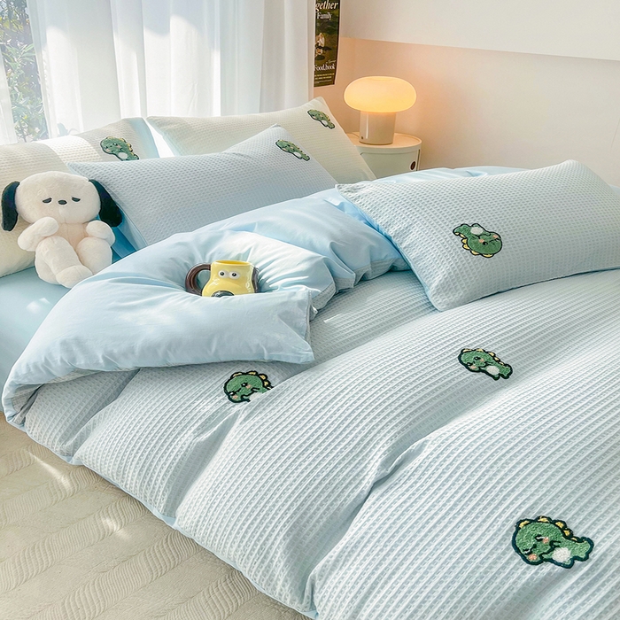 91家纺网 家纺一手货源 找家纺 慕尚 2025新款全棉华夫格毛巾绣四件套 恐龙之王蓝