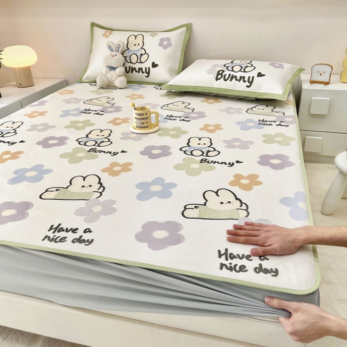 91家纺网 家纺一手货源 找家纺 全季家居 2024新款5A抗菌小清新数码印花冰藤席 床笠款-花花兔