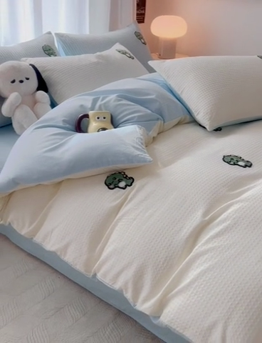 91家纺网 家纺一手货源 找家纺 慕尚 2025新款全棉华夫格毛巾绣四件套 恐龙之王白蓝