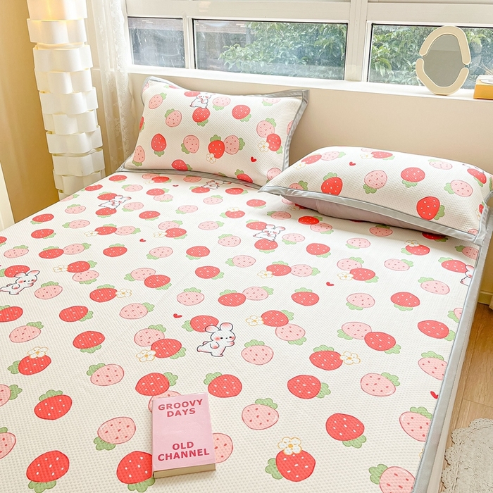 91家纺网 家纺一手货源 找家纺 2025新款慕尚600D数码印花冰丝凉席 小草莓兔