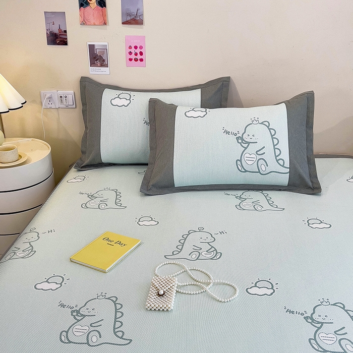 91家纺网 家纺一手货源 找家纺 全季家居 2024新款A类抗菌数码印花冰藤席三件套 床席款-小恐龙