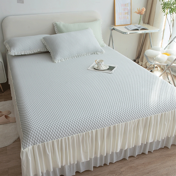 91家纺网 家纺一手货源 找家纺 青雅席业 2025新款蕾丝花边床单款凉豆豆快速冰感凉席三件套 豆豆灰