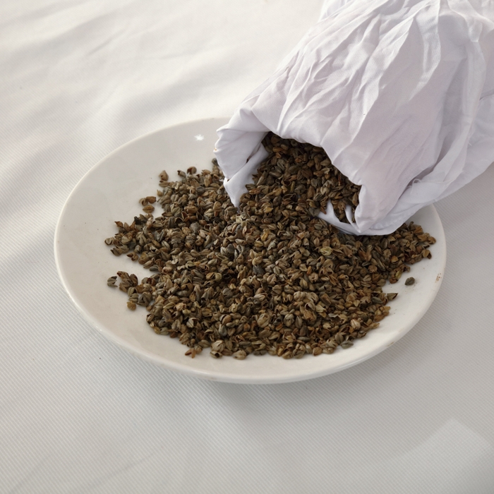 91家纺网 家纺一手货源 找家纺 （总）芯奇想 2024新款圆柱形荞麦硬枕头颈椎枕头糖果枕