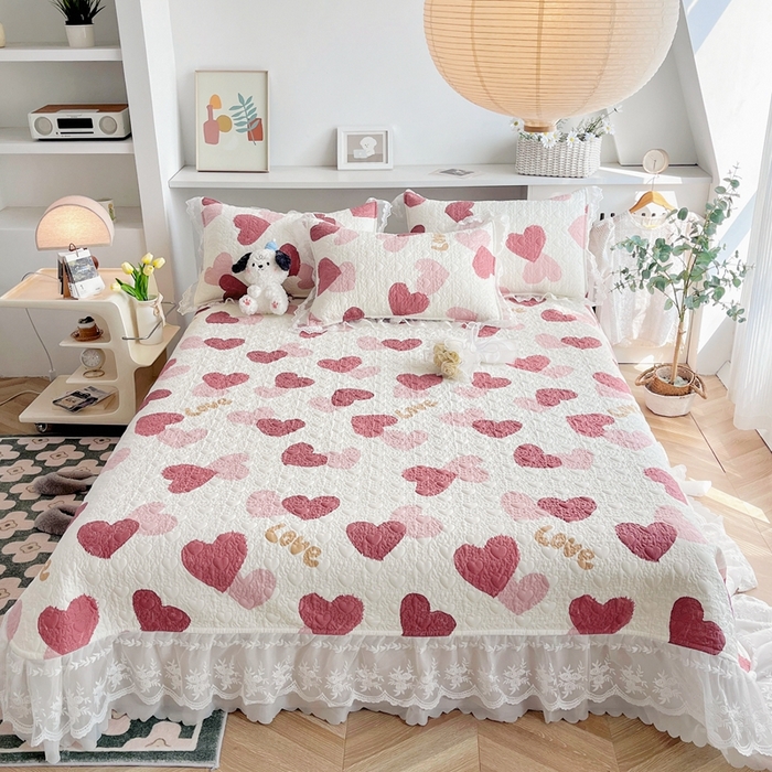 91家纺网 家纺一手货源 找家纺 添越 2024新款雪纺蕾丝款纯棉床盖四件套 怦然心动-粉