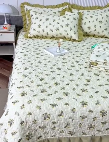 91家纺网 家纺一手货源 找家纺 梦柏家纺 2024新款亲肤泡泡棉夹棉床盖夏被四件套 秘境