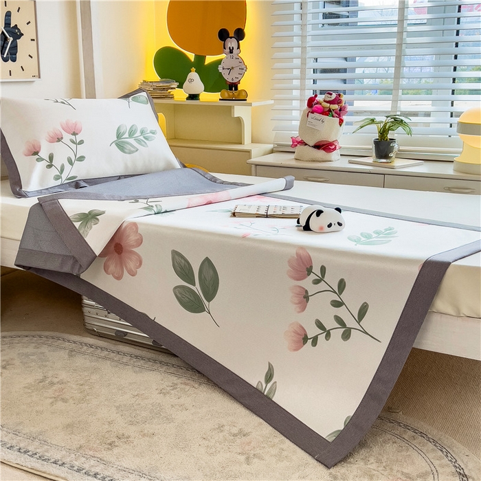 91家纺网 家纺一手货源 找家纺 孩子王家纺 2024新款凉感卡通冰丝席-学生款 清新花丛