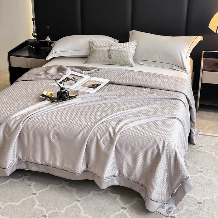 91家纺网 家纺一手货源 找家纺 蜜柚 2024新款60s莱赛尔天丝提花大豆夏被-格言系列（控价199以上） 格言灰