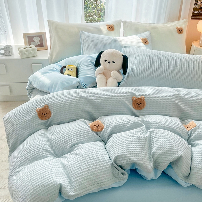 91家纺网 家纺一手货源 找家纺 慕尚 2025新款全棉华夫格毛巾绣四件套 华夫格小熊仔蓝