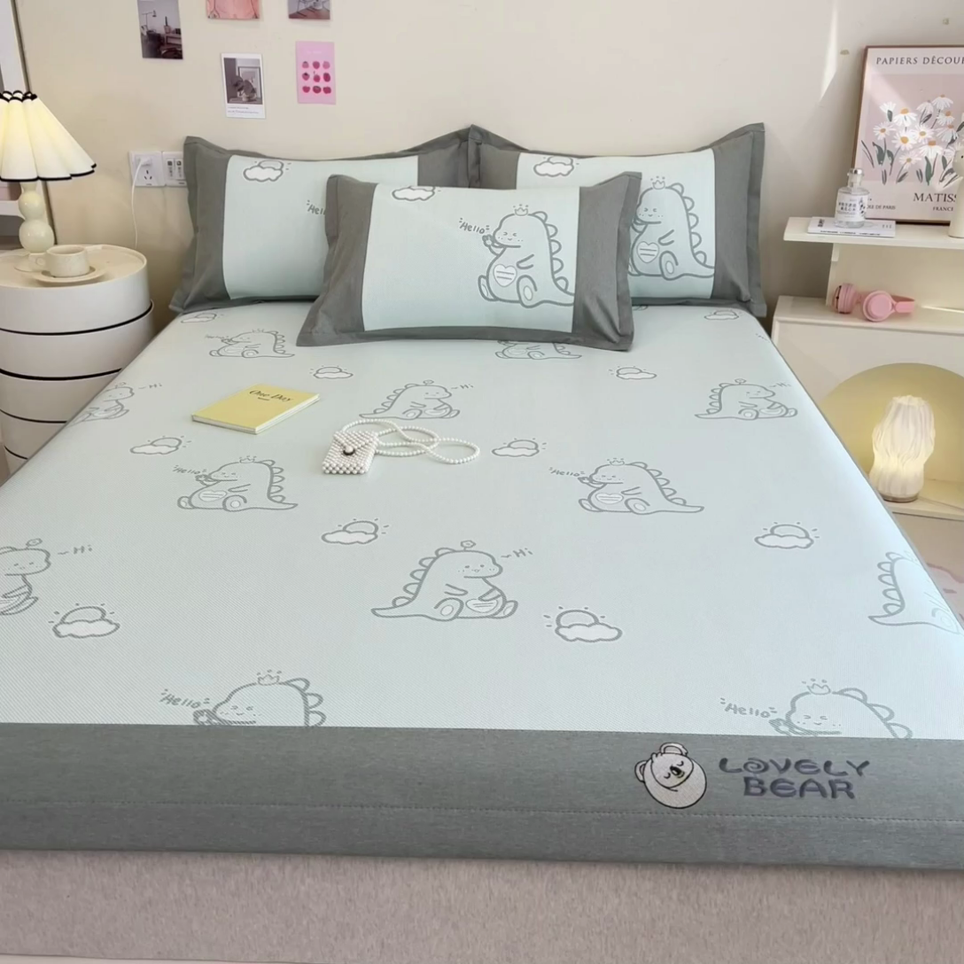 91家纺网 家纺一手货源 找家纺 全季家居 2024新款A类抗菌数码印花冰藤席三件套 床席款-小恐龙