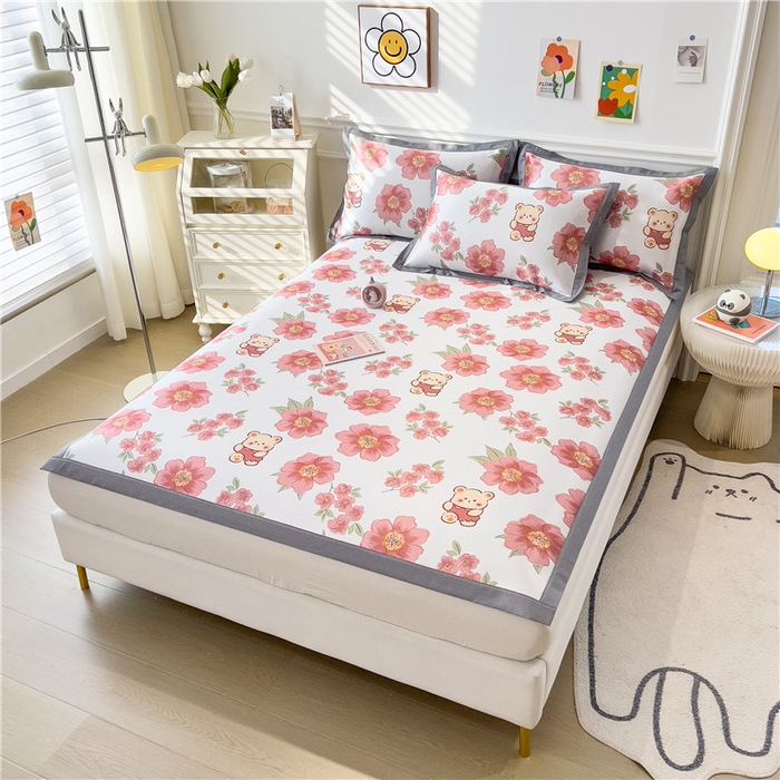 91家纺网 家纺一手货源 找家纺 孩子王家纺 2024新款凉感卡通冰丝席-成人款 花间小熊