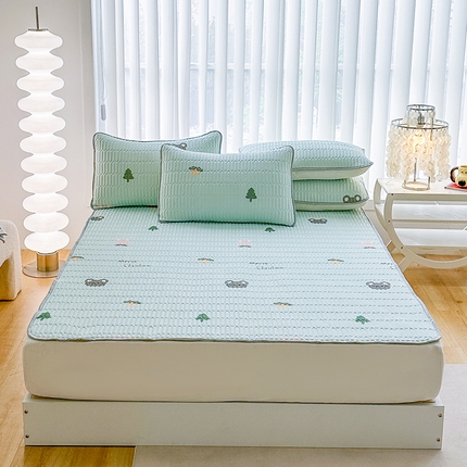 91家纺网 家纺一手货源 找家纺 凌云家纺 2024新款A类乳胶凉席0.8打孔乳胶系列成人凉席 夏日熊林