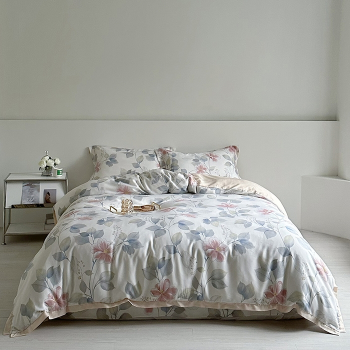 91家纺网 家纺一手货源 找家纺 氧家 2025新款莱赛尔天丝数码印花四件套宽边断角工艺（礼盒装）邂逅柔情