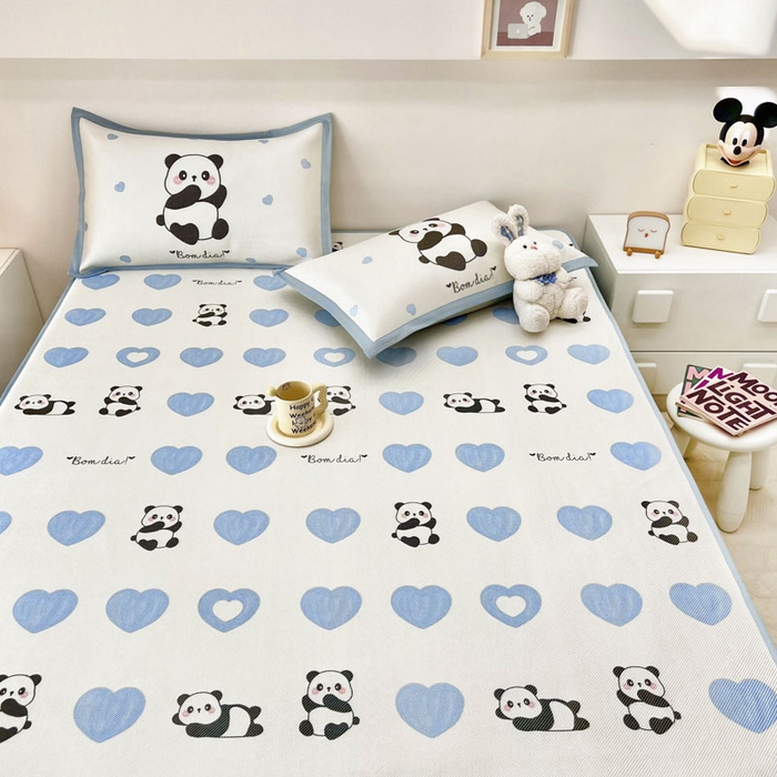 91家纺网 家纺一手货源 找家纺 全季家居 2024新款5A抗菌小清新数码印花冰藤席 床笠款-爱心熊猫