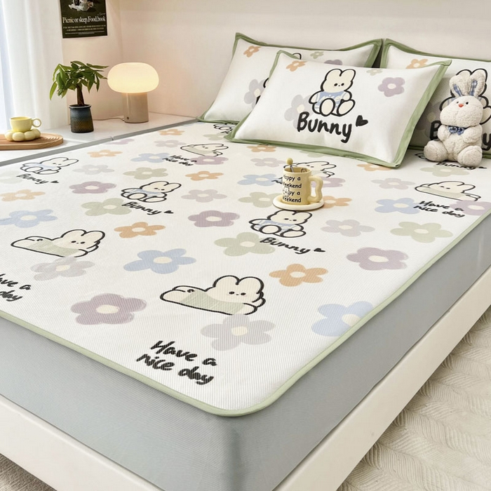 91家纺网 家纺一手货源 找家纺 全季家居 2024新款5A抗菌小清新数码印花冰藤席 床笠款-花花兔