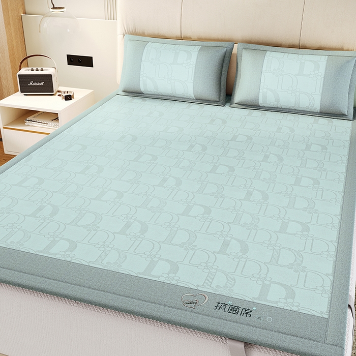 91家纺网 家纺一手货源 找家纺 爱宝被业 2024新款冰丝凉席提花刺绣字母款 蓝