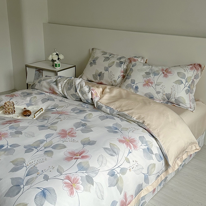 91家纺网 家纺一手货源 找家纺 氧家 2025新款莱赛尔天丝数码印花四件套宽边断角工艺（礼盒装）邂逅柔情