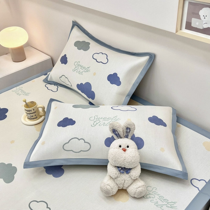 91家纺网 家纺一手货源 找家纺 全季家居 2024新款5A抗菌小清新数码印花冰藤席 床席款-云朵