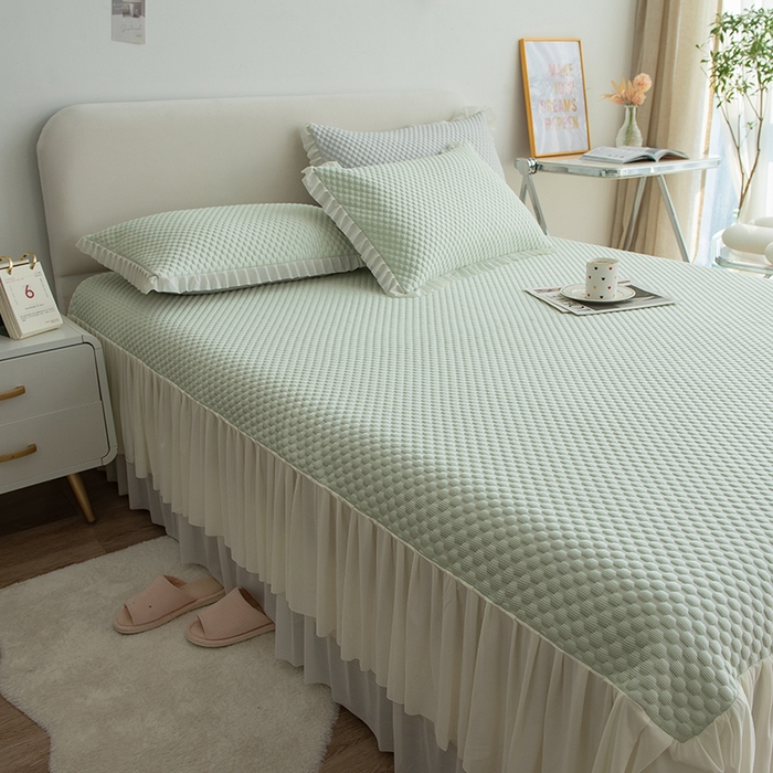 91家纺网 家纺一手货源 找家纺 青雅席业 2025新款蕾丝花边床单款凉豆豆快速冰感凉席三件套 豆豆绿