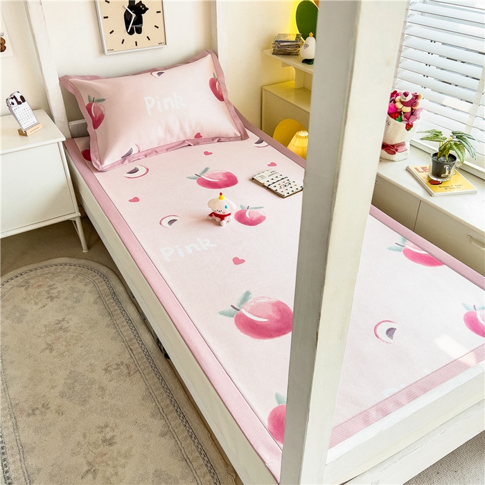 91家纺网 家纺一手货源 找家纺 孩子王家纺 2024新款凉感卡通冰丝席-学生款 粉桃桃