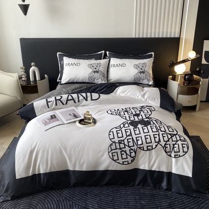 91家纺网 家纺一手货源 找家纺 色鬼布艺 2024新款冰丝四件套水洗真丝四件套 黑白熊