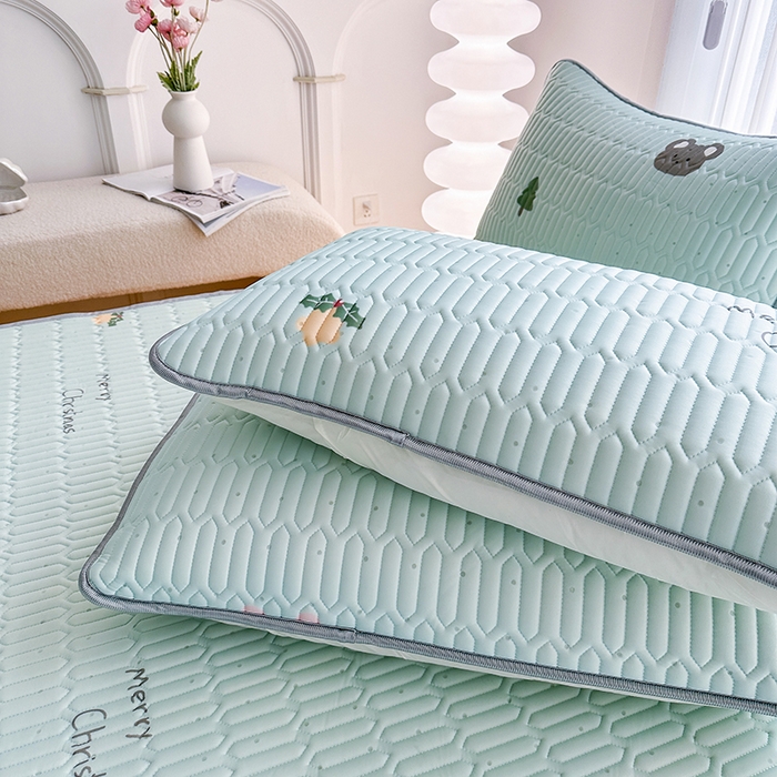 91家纺网 家纺一手货源 找家纺 凌云家纺 2024新款A类乳胶凉席0.8打孔乳胶系列成人凉席 夏日熊林