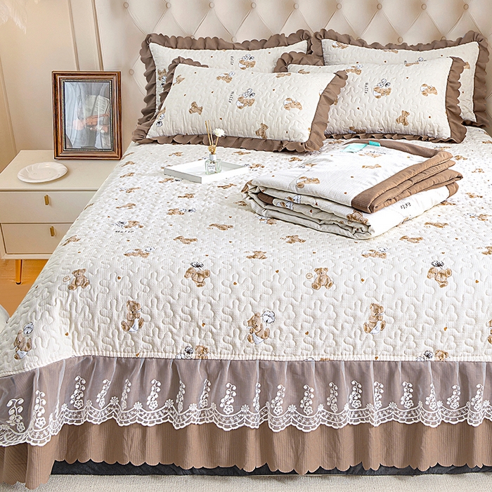 91家纺网 家纺一手货源 找家纺 梦柏家纺 2024新款亲肤泡泡棉夹棉床盖夏被四件套 条纹熊